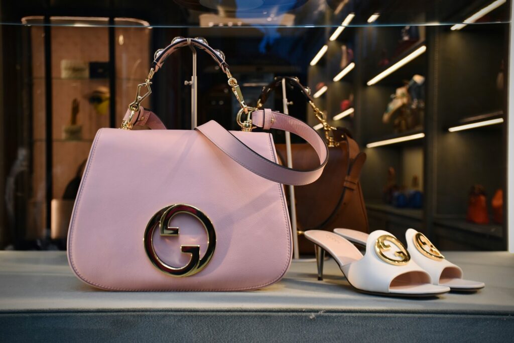 Why SaveBullet is the Best Place for Designer-Inspired Bags